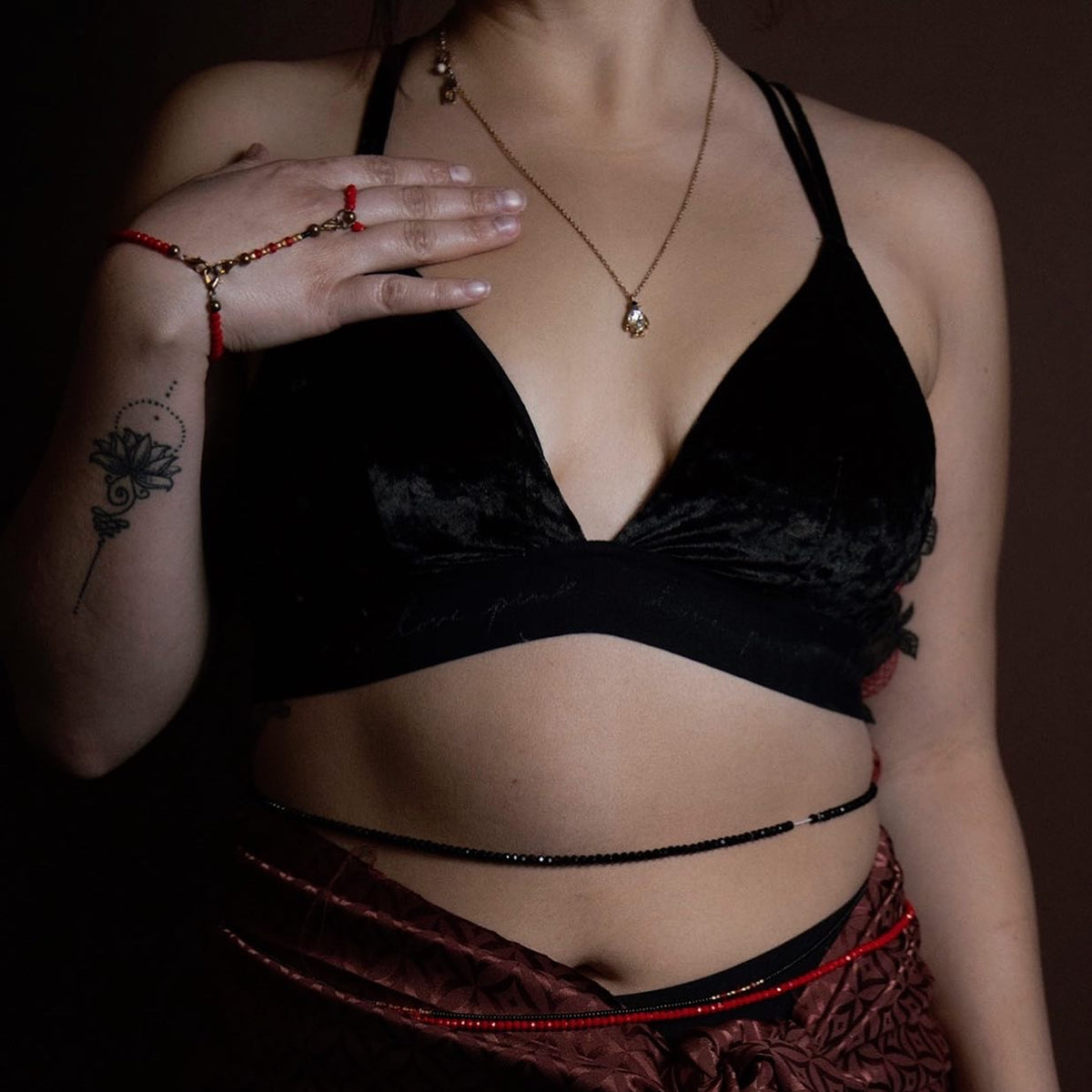 Individual Non-Crystal Waist beads [Black & Red]
